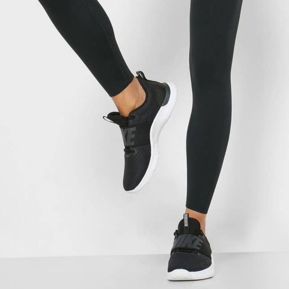 NIKE RENEW COMFORT ALL BLACK ATHLETIC RUNNING TRAINERS GYM WORKOUT SNEAKER 6 M
